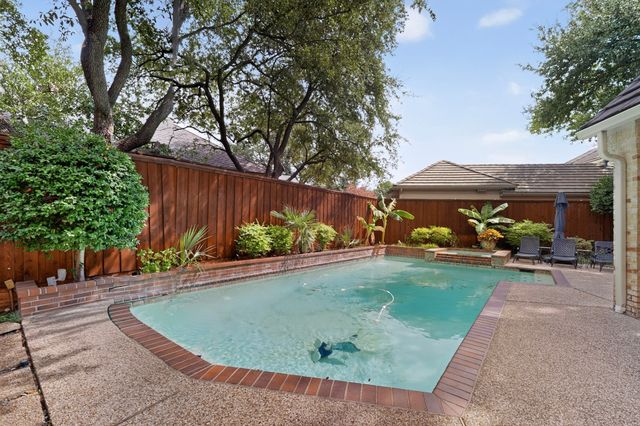 4536 Briar Oaks Circle, Dallas, TX 75287