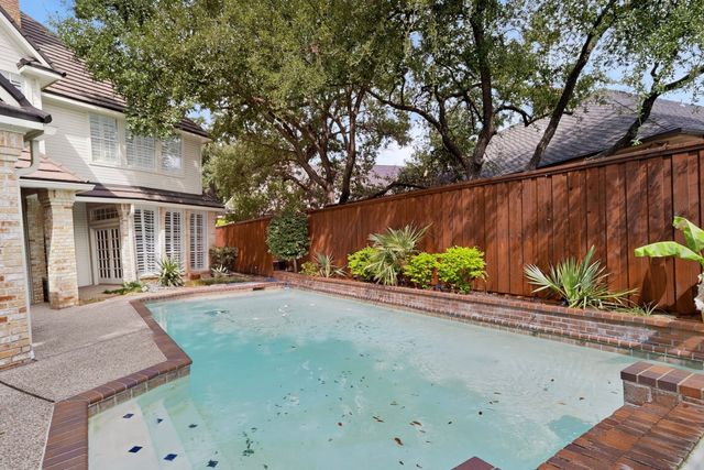 4536 Briar Oaks Circle, Dallas, TX 75287