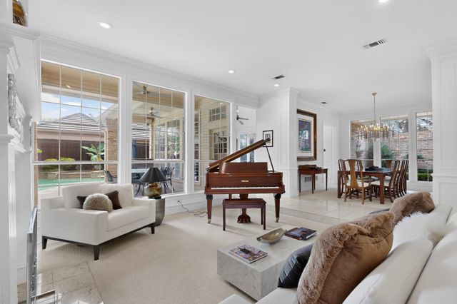 4536 Briar Oaks Circle, Dallas, TX 75287