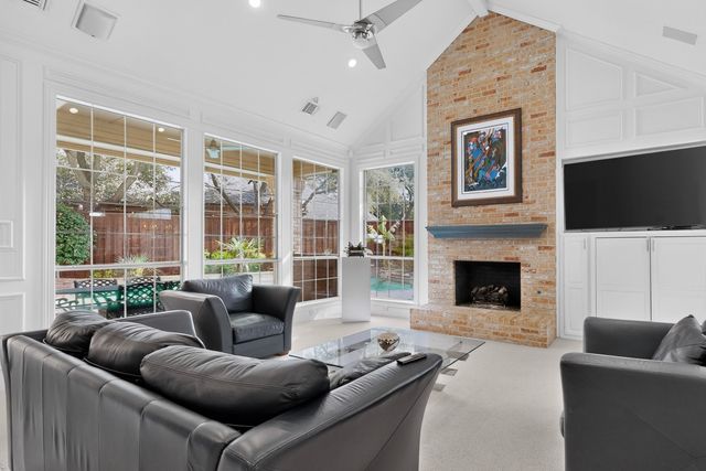 4536 Briar Oaks Circle, Dallas, TX 75287