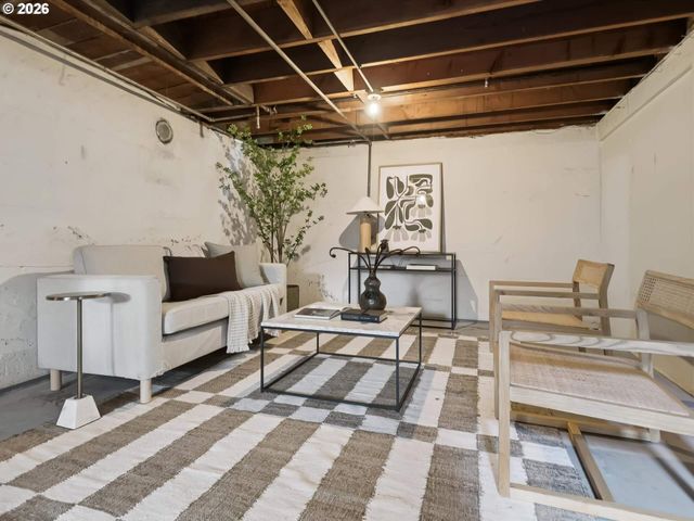 6435 N VILLARD Ave, Portland, OR 97217