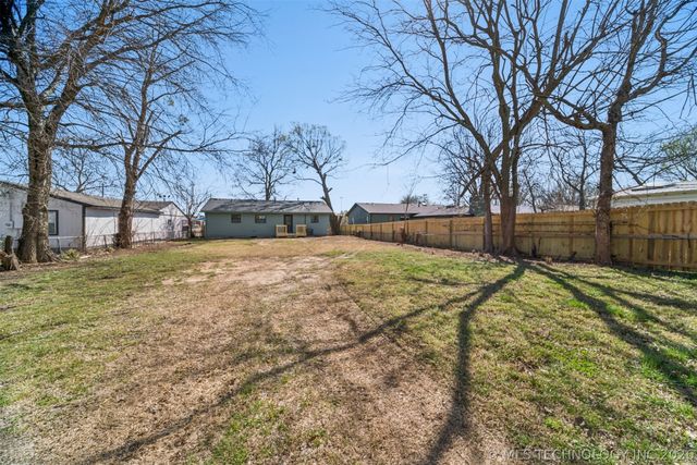 116 W Memphis Street, Broken Arrow, OK 74012