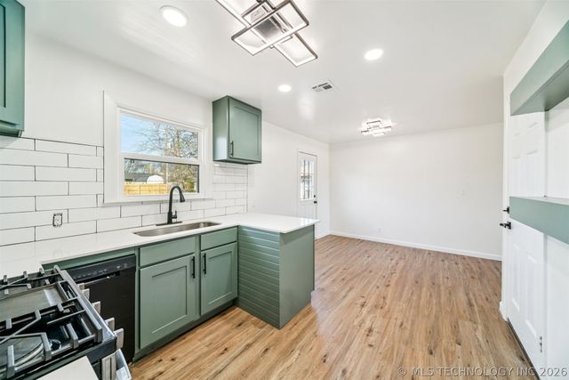 116 W Memphis Street, Broken Arrow, OK 74012