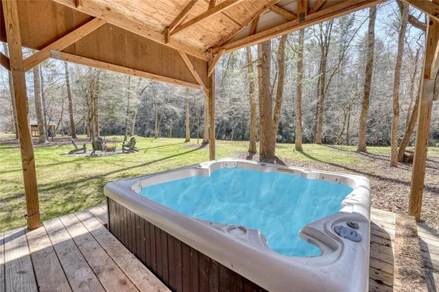 22 Noel Lane, Ellijay, GA 30540