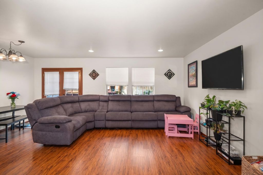 2417/2419 E 8th Ave, Spokane, WA 99202 photo 3