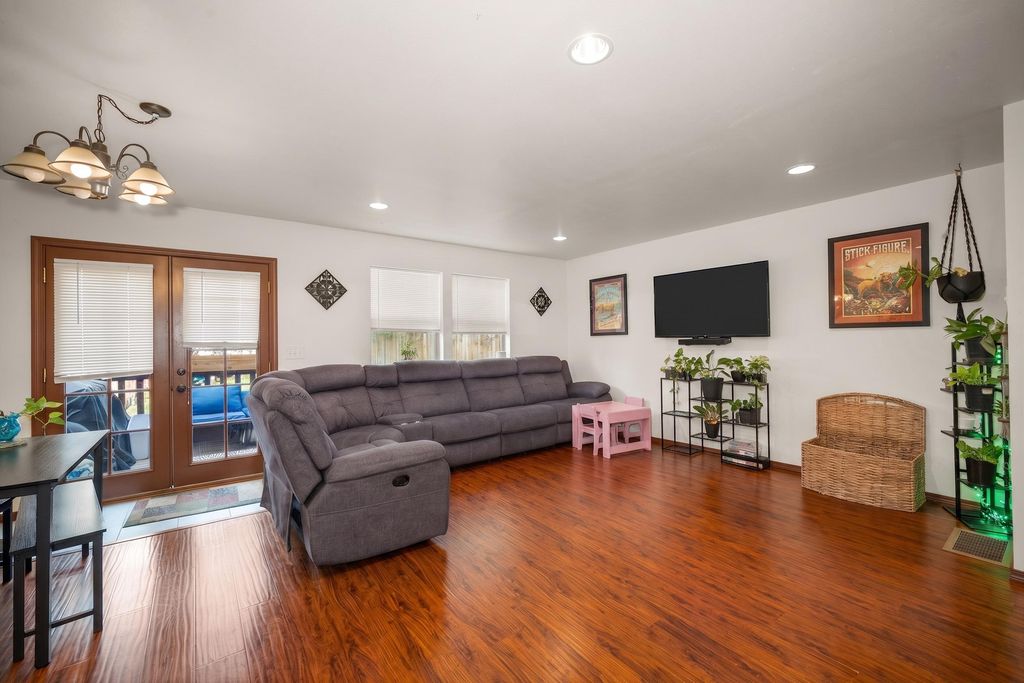 2417/2419 E 8th Ave, Spokane, WA 99202 photo 4