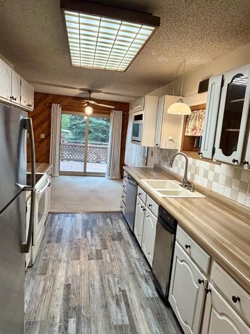 720 WAVES ROAD, Fairbanks, AK 99709