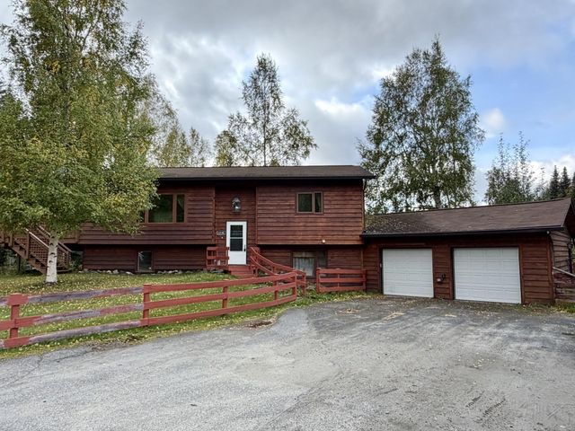 720 WAVES ROAD, Fairbanks, AK 99709