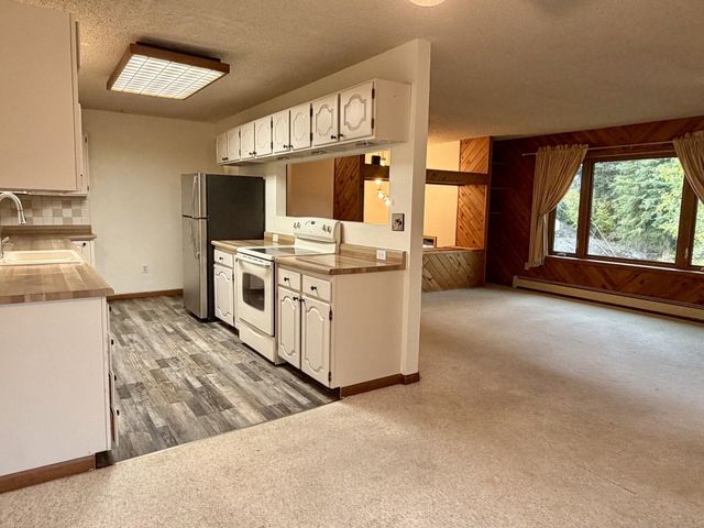 720 WAVES ROAD, Fairbanks, AK 99709