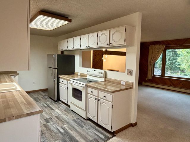 720 WAVES ROAD, Fairbanks, AK 99709