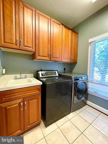 22995 LOIS LN, Brambleton, VA 20148