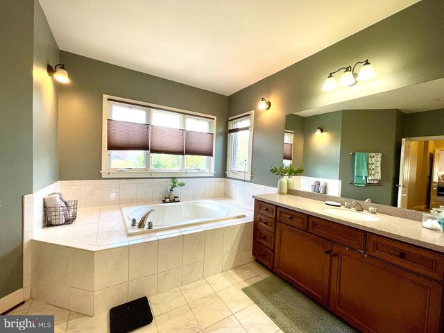 22995 LOIS LN, Brambleton, VA 20148