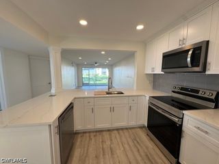 1344 Derbyshire CT D-101, Naples, FL 34116