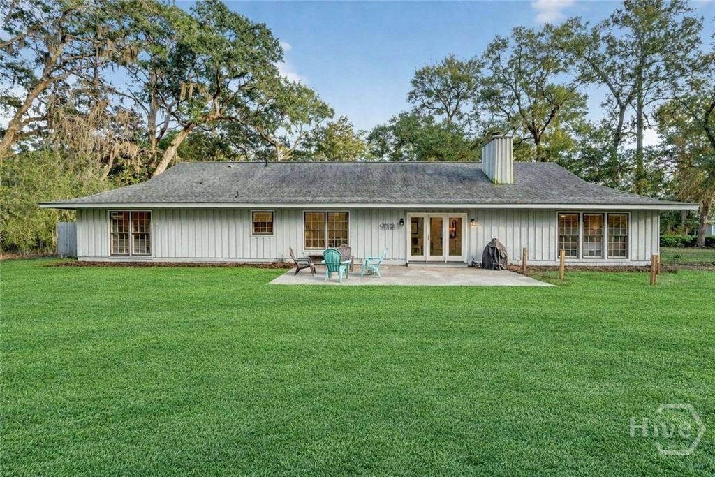 Image 22 of property listing at 105 Mercer Road, Savannah, GA 31411