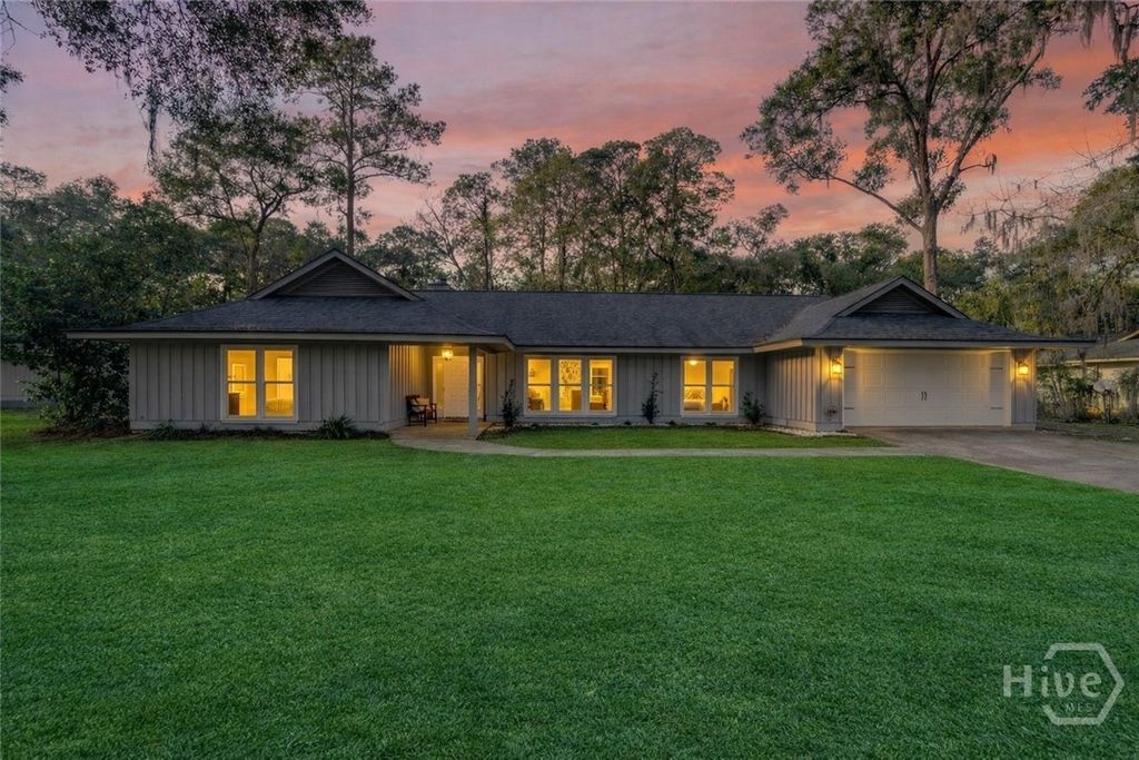 Image 24 of property listing at 105 Mercer Road, Savannah, GA 31411