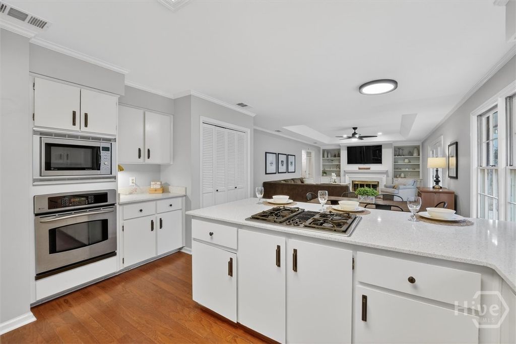 Image 5 of property listing at 105 Mercer Road, Savannah, GA 31411