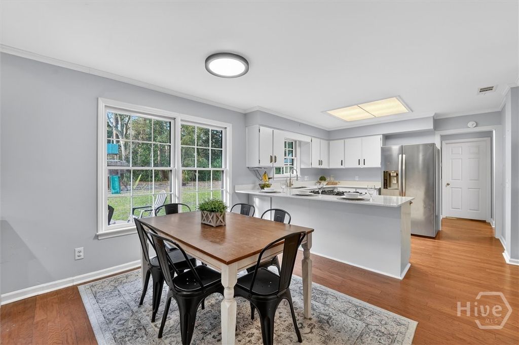 Image 6 of property listing at 105 Mercer Road, Savannah, GA 31411