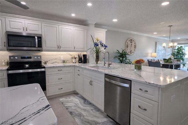 4309 Mariner WAY 405, Fort Myers, FL 33919