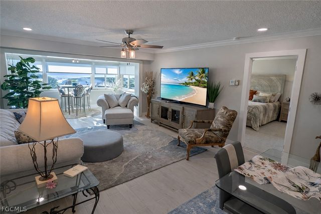 4309 Mariner WAY 405, Fort Myers, FL 33919