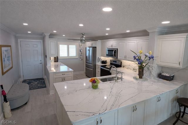 4309 Mariner WAY 405, Fort Myers, FL 33919