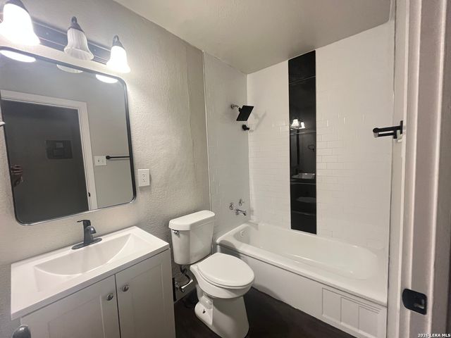 219 LEONIDAS DR, San Antonio, TX 78220