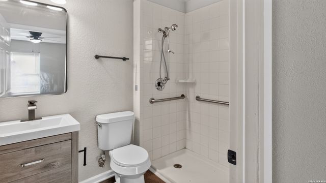 219 LEONIDAS DR, San Antonio, TX 78220