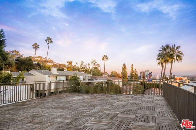1230 Horn Avenue 304, West Hollywood, CA 90069