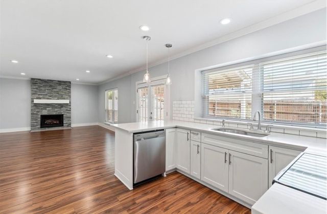 516 Arbor Oak Drive, Grapevine, TX 76051