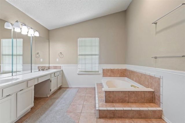 516 Arbor Oak Drive, Grapevine, TX 76051