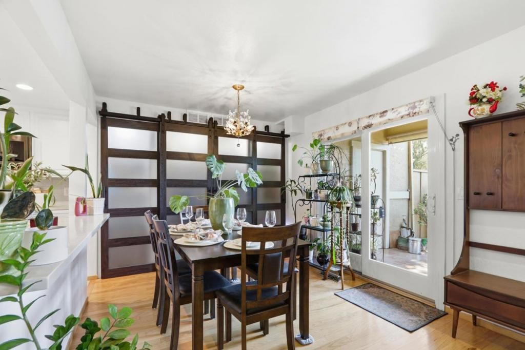 Image 11 of property listing at 5058 Cribari Vale, San Jose, CA 95135