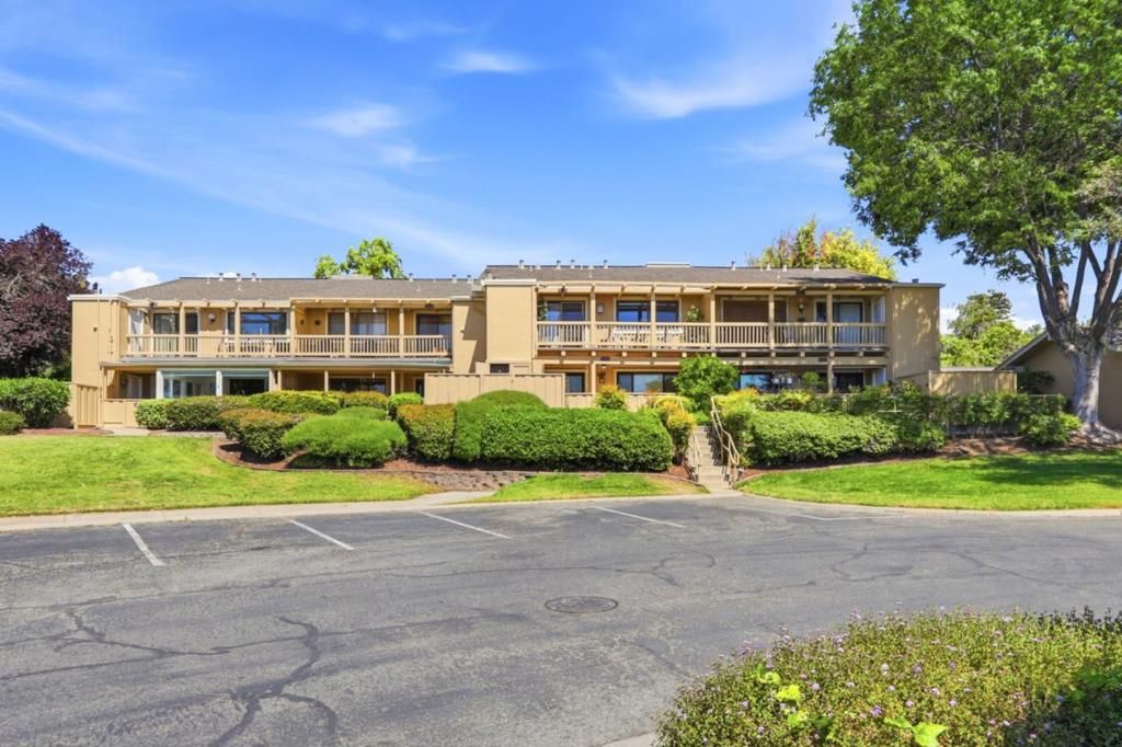 Image 32 of property listing at 5058 Cribari Vale, San Jose, CA 95135