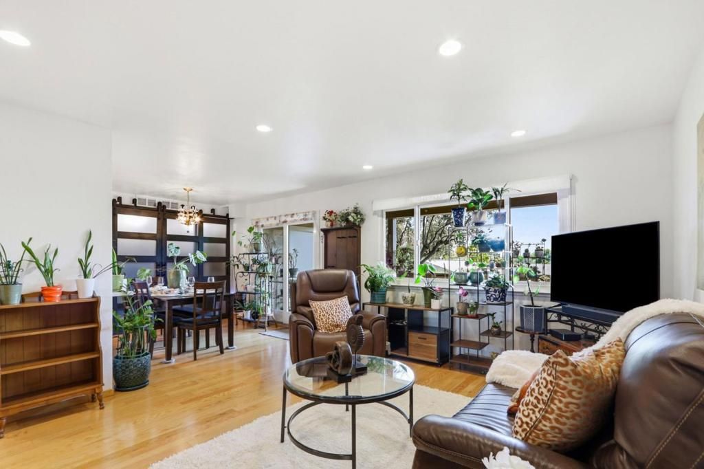 Image 5 of property listing at 5058 Cribari Vale, San Jose, CA 95135