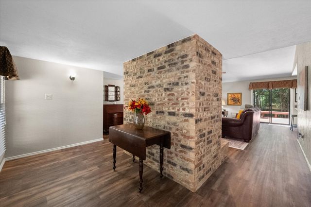 7016 Greenspring Drive, Arlington, TX 76016