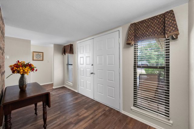 7016 Greenspring Drive, Arlington, TX 76016