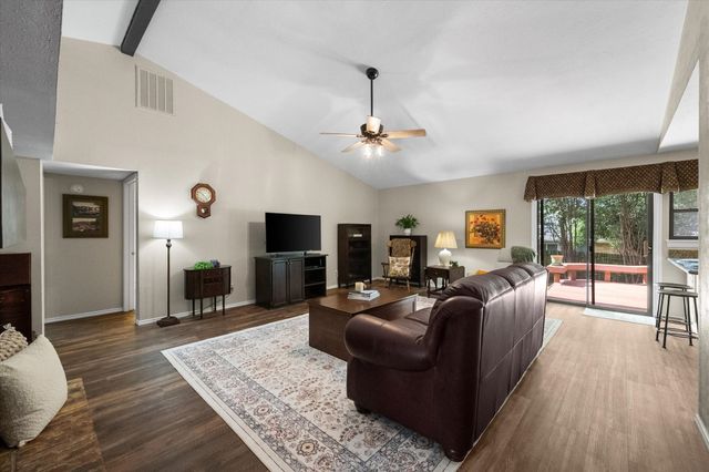 7016 Greenspring Drive, Arlington, TX 76016