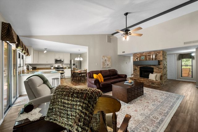 7016 Greenspring Drive, Arlington, TX 76016