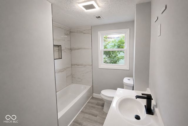 2504 Collier Street, Indianapolis, IN 46241
