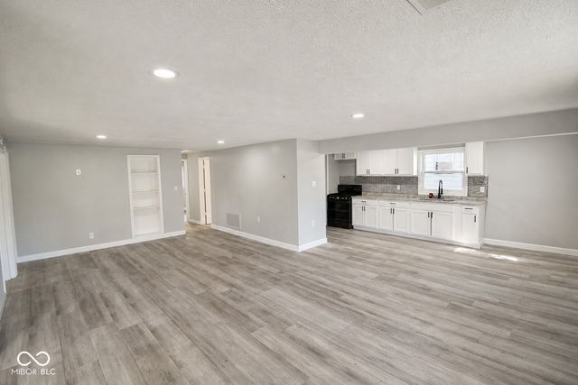 2504 Collier Street, Indianapolis, IN 46241