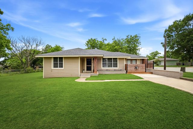 107 Sayles Street, Brenham, TX 77833