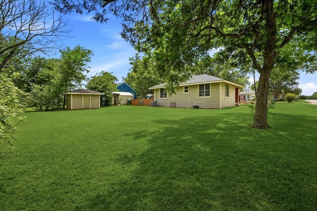 107 Sayles Street, Brenham, TX 77833