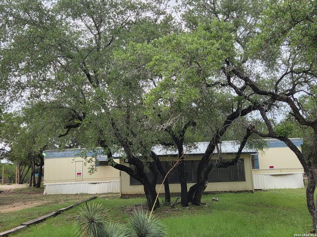 115 TIMBERLINE DR, Bandera, TX 78003