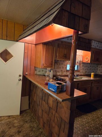 115 TIMBERLINE DR, Bandera, TX 78003