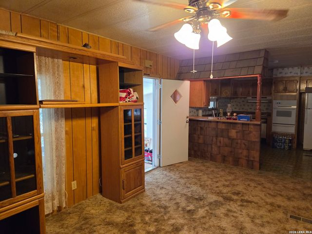 115 TIMBERLINE DR, Bandera, TX 78003