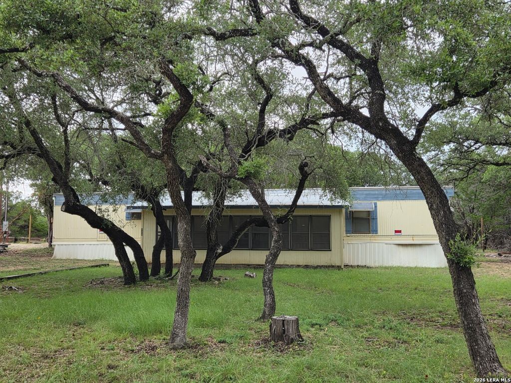 115 TIMBERLINE DR, Bandera, TX 78003