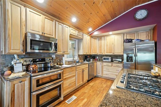 83 Twin Mountain Lake Circle, Talking Rock, GA 30175