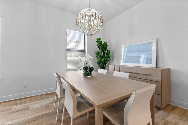 551 97th AVE N, Naples, FL 34108