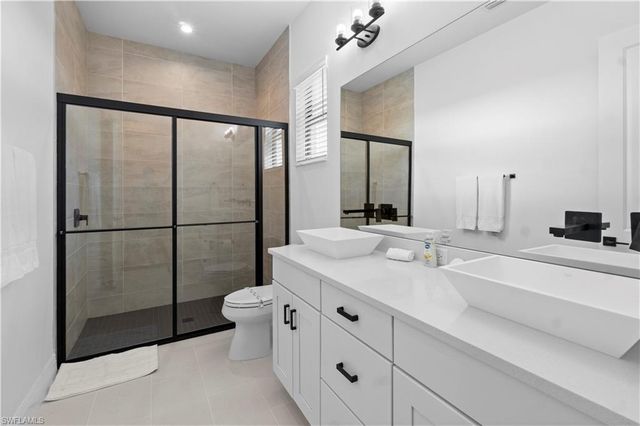 551 97th AVE N, Naples, FL 34108