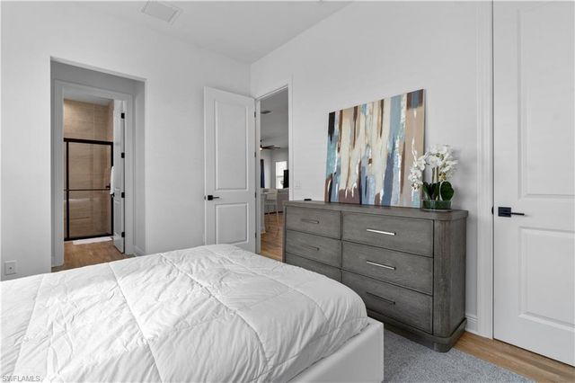 551 97th AVE N, Naples, FL 34108