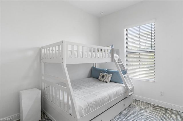 551 97th AVE N, Naples, FL 34108