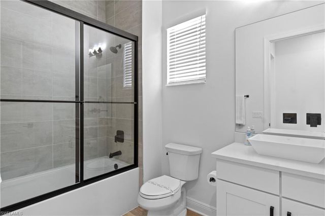 551 97th AVE N, Naples, FL 34108